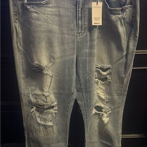 24W Judy Blue Medium Wash Distressed Boyfriend Jeans